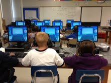 Photo of the computer lab 